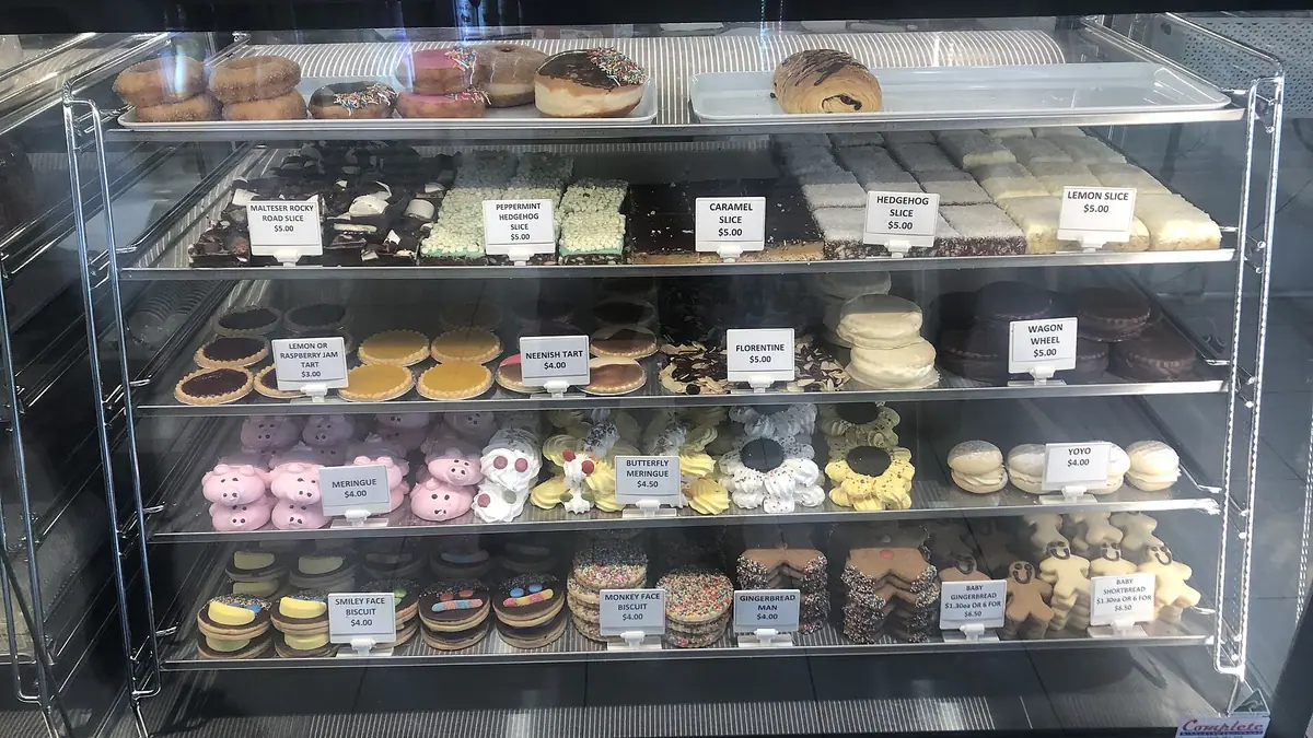 Bakery bakes